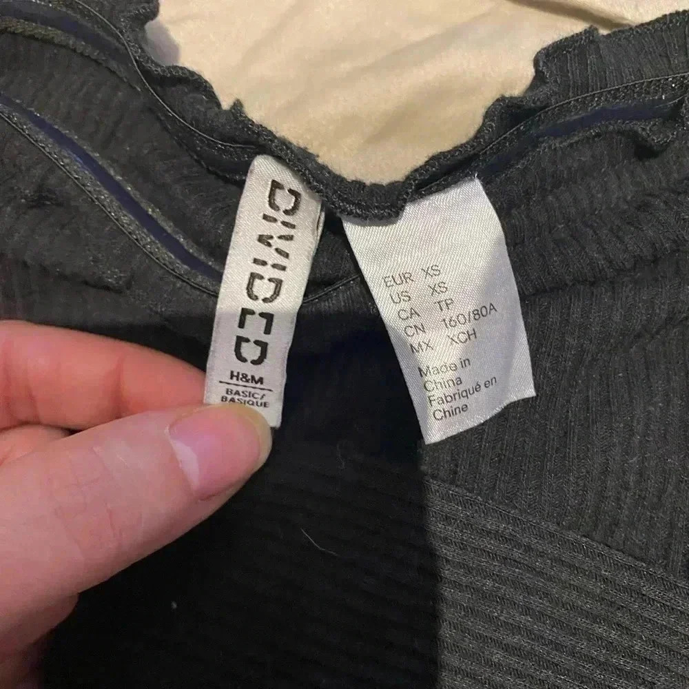 H&M ‎ cropped top - Picture 2 of 2